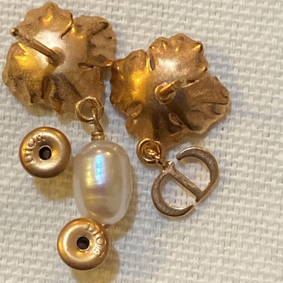 Dior D-Millefiori Earrings Matte Pink-Finish Metal and White Resin Pearls - Picture 6 of 10